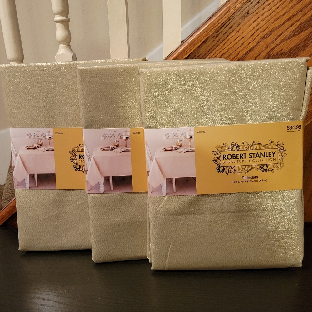 Gold tablecloths, set of 3